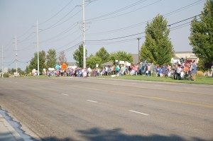 hundreds protest_ good